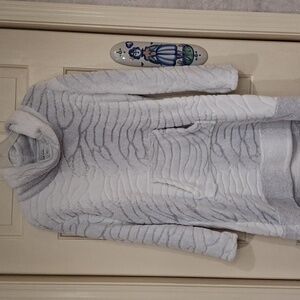 "ANNE KLEIN" Women's, SZ M, 100%polyester, grey and white, robe material dress